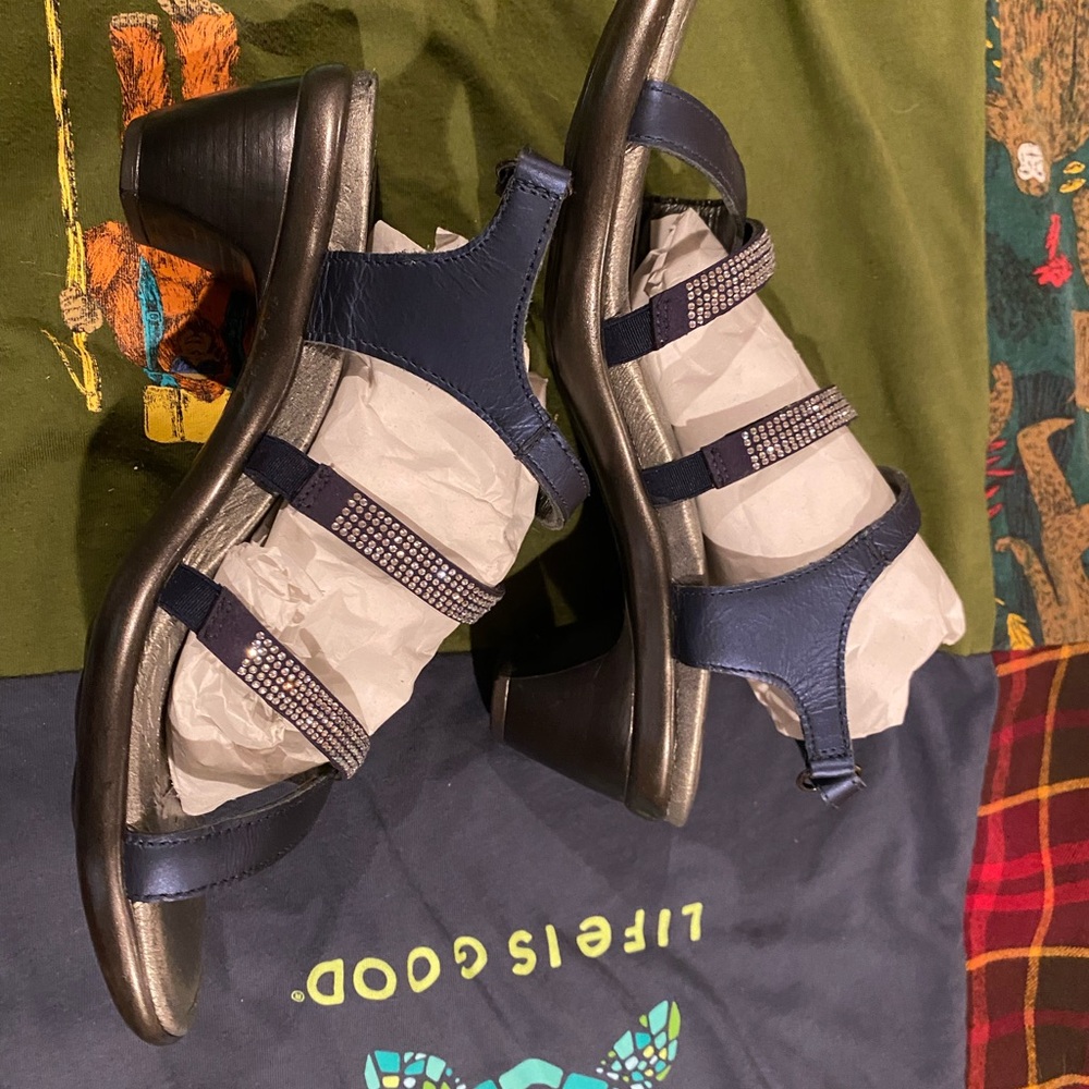 NAOT Navy Blue Strappy Block Heel Sandals 4(35)